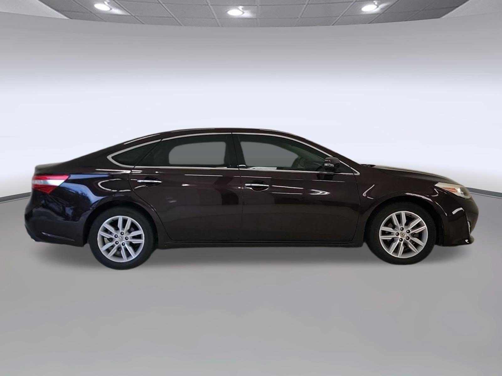 Used 2014 Toyota Avalon XLE FWD image 6