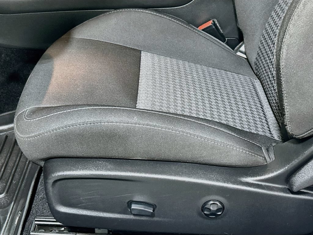 Used 2019 Dodge Challenger GT RWD image 17