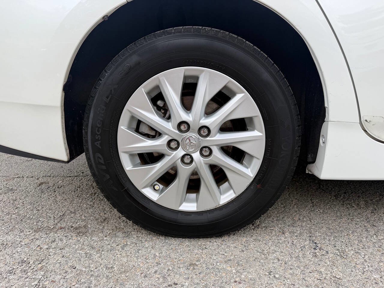 Used 2012 Toyota Prius Prime Plug-In Hybrid image 32