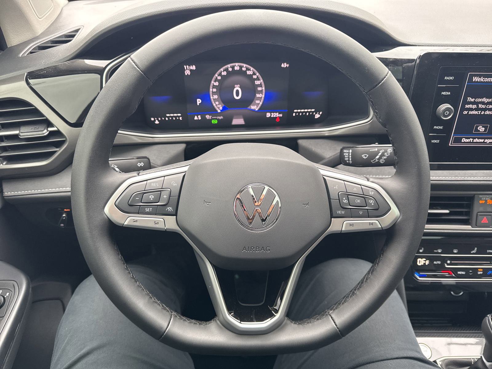 Used 2025 Volkswagen Taos SE image 42