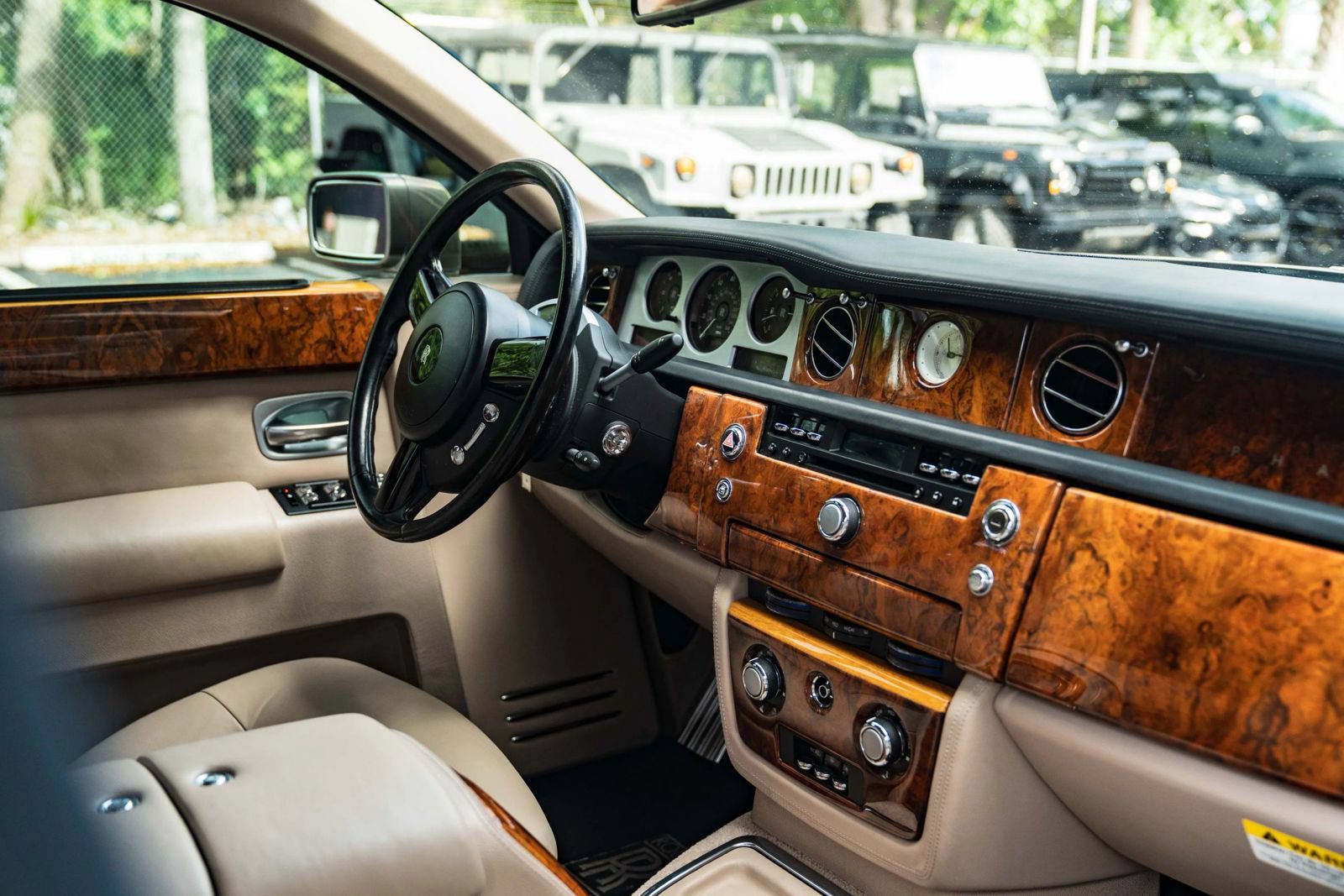 Used 2004 Rolls-Royce Phantom Sedan RWD image 37