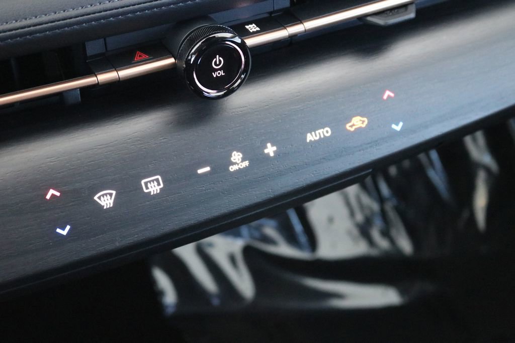 Used 2023 Nissan Ariya AWD image 52