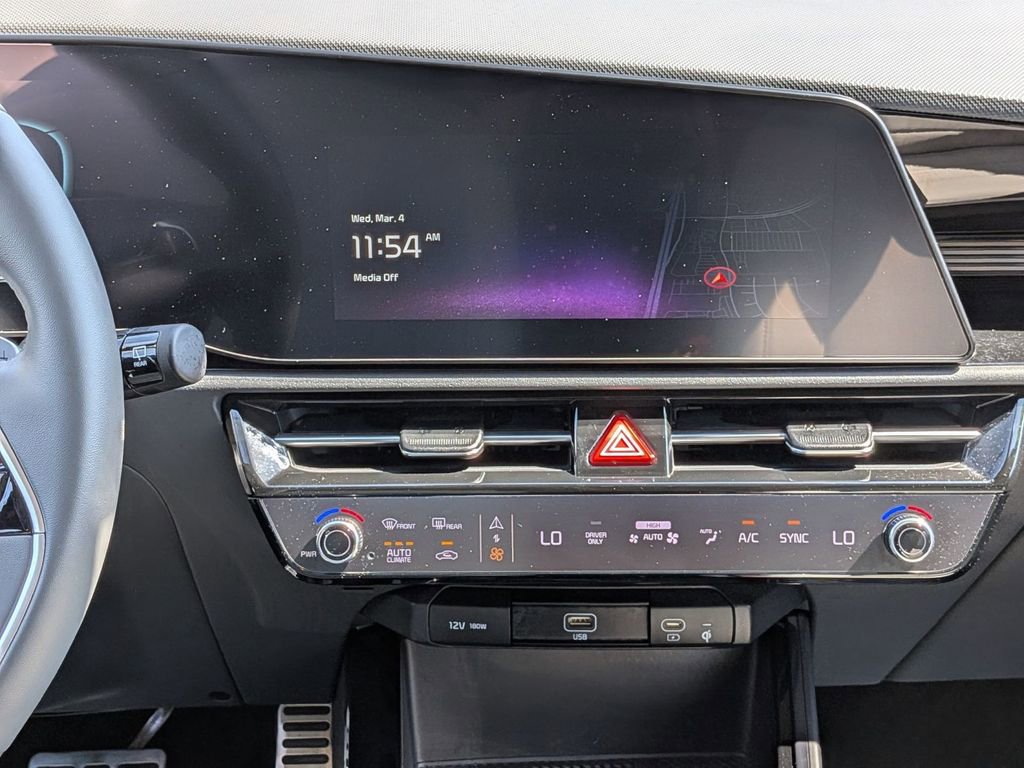 Used 2023 Kia Niro EX Touring image 24