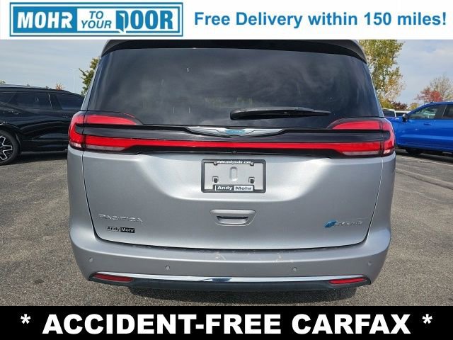 Used 2021 Chrysler Pacifica Touring-L image 11