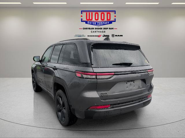 Used 2024 Jeep Grand Cherokee Altitude AWD/4WD image 5