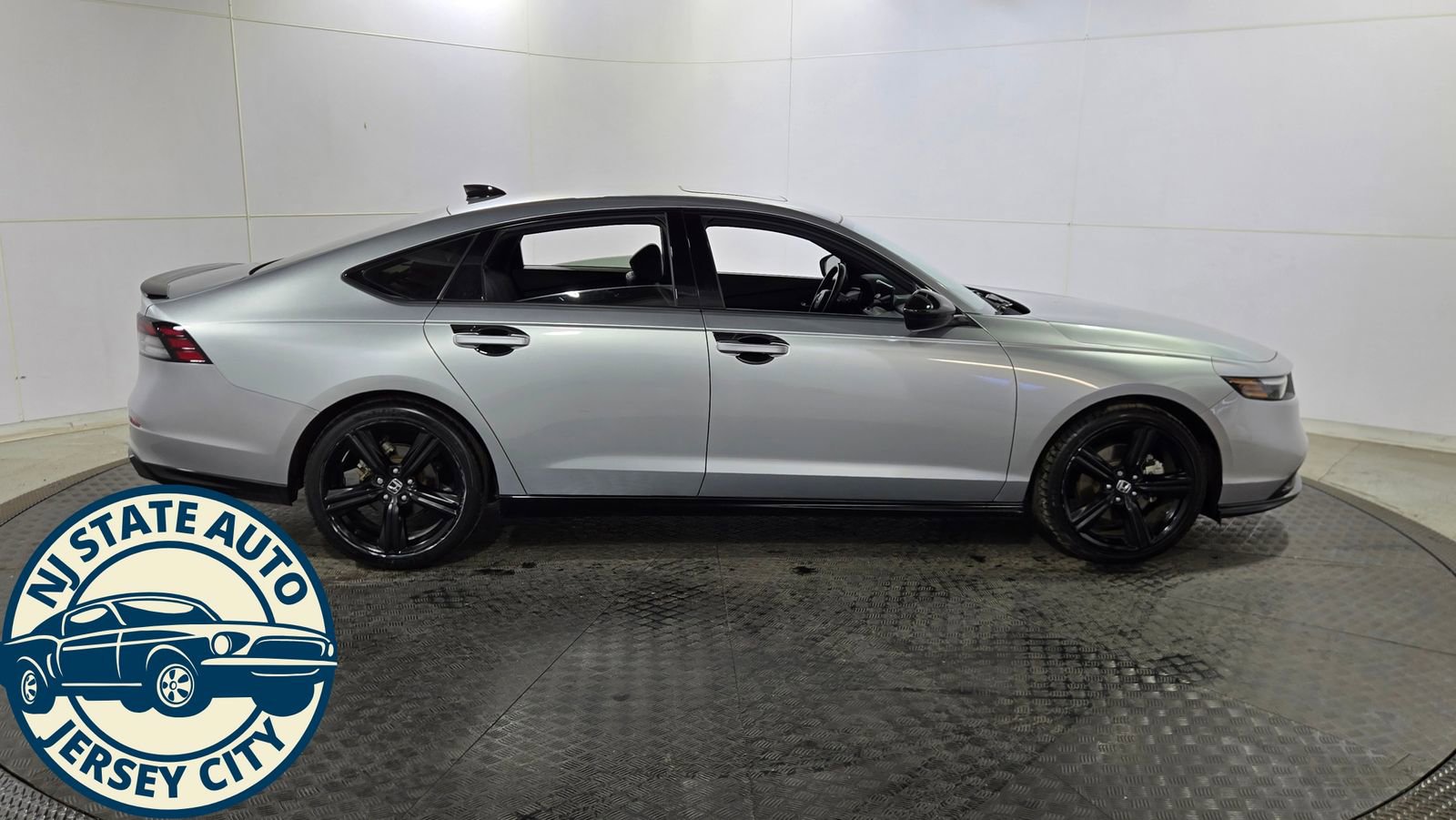 Used 2024 Honda Accord Sport image 11