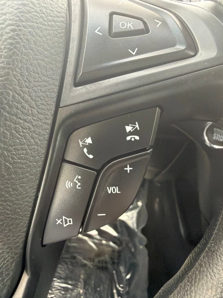 Used 2018 Ford Edge SE FWD image 44