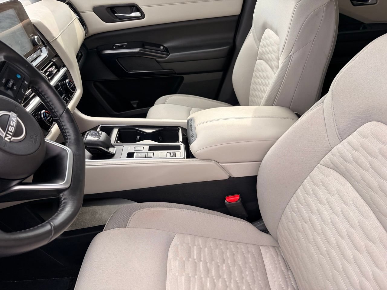 Certified 2022 Nissan Pathfinder SV w/ SV Black Package FWD image 18