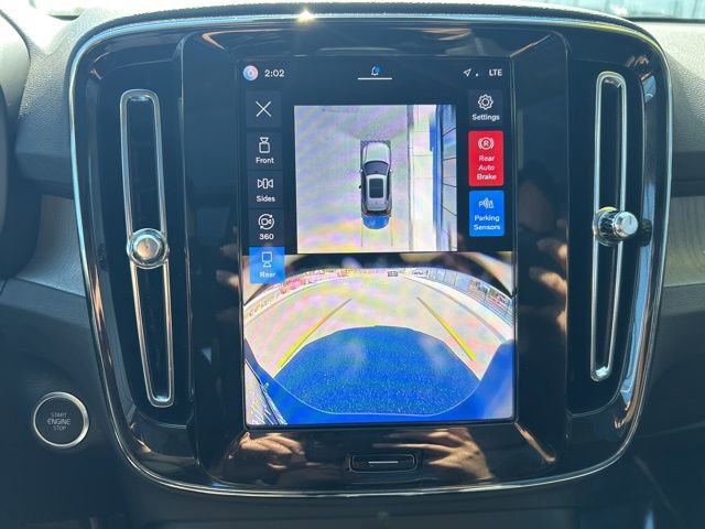 Certified 2025 Volvo XC40 B5 Plus image 23