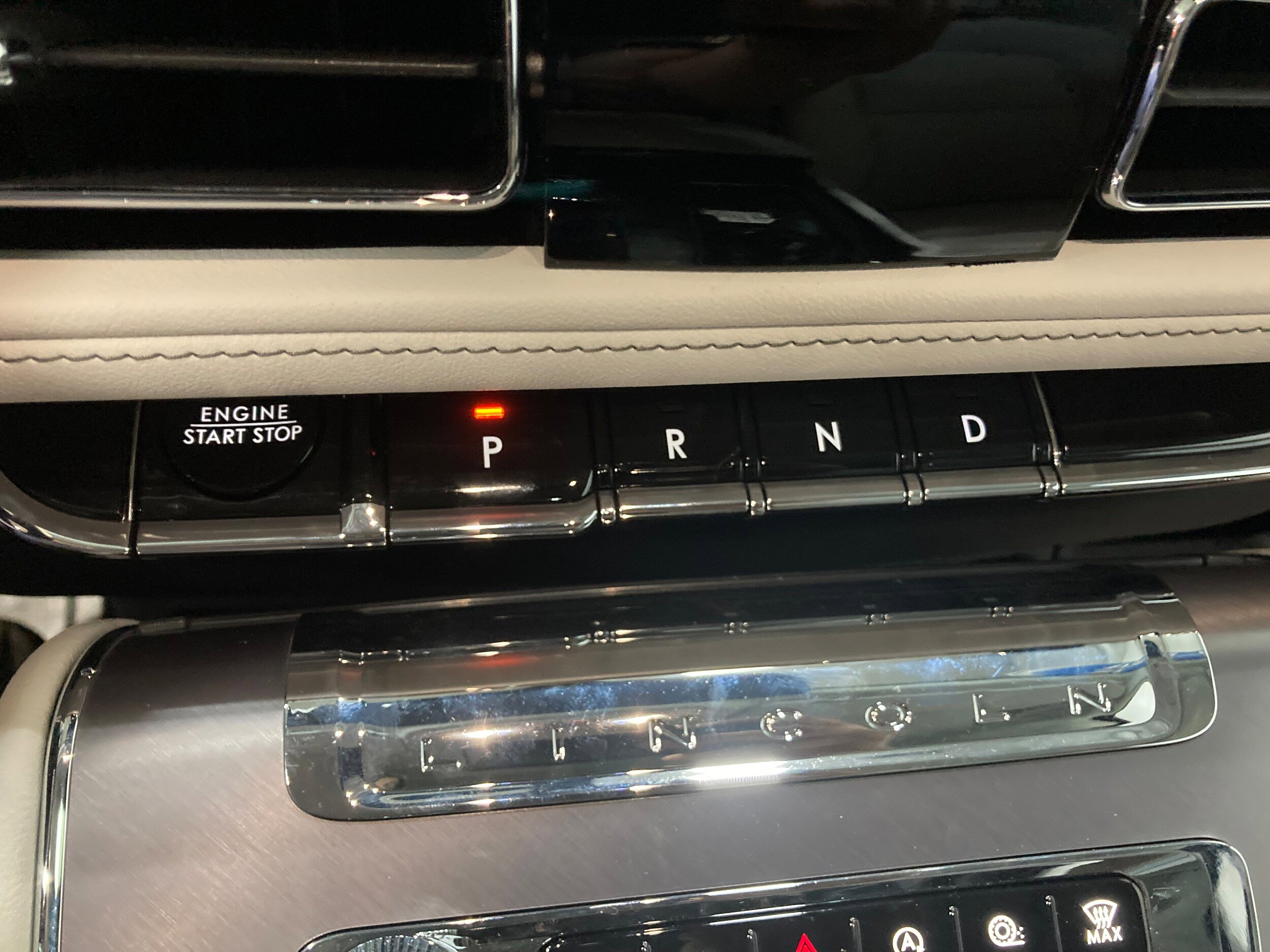 Used 2026 Lincoln Aviator AWD image 32