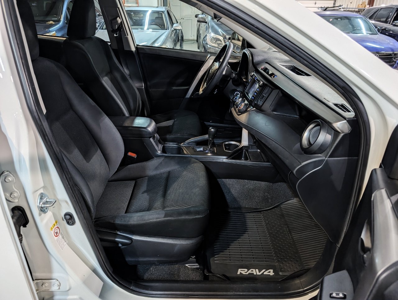 Used 2017 Toyota RAV4 LE w/ All Weather Liner Package AWD/4WD image 28