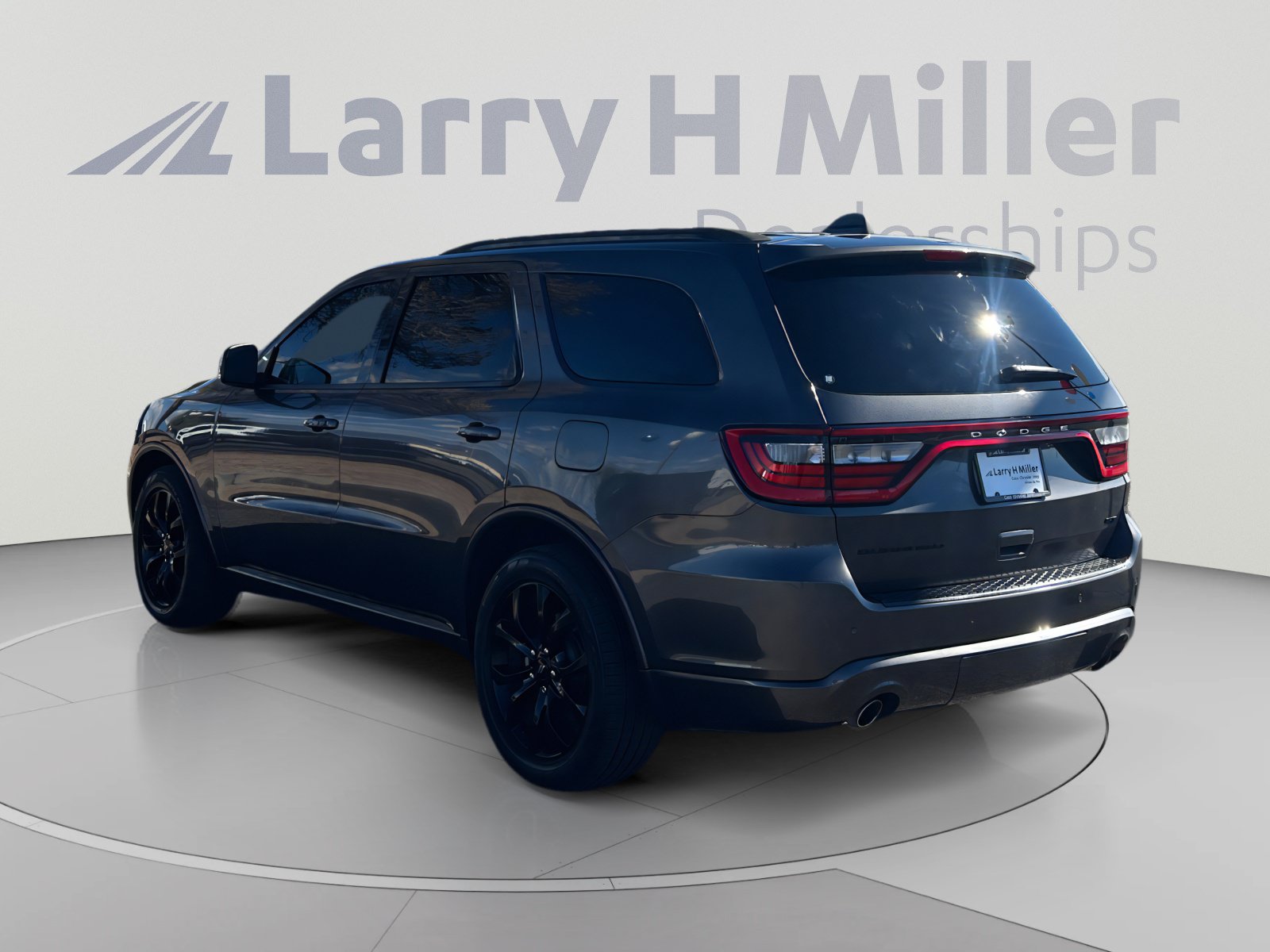 Used 2019 Dodge Durango GT RWD image 3