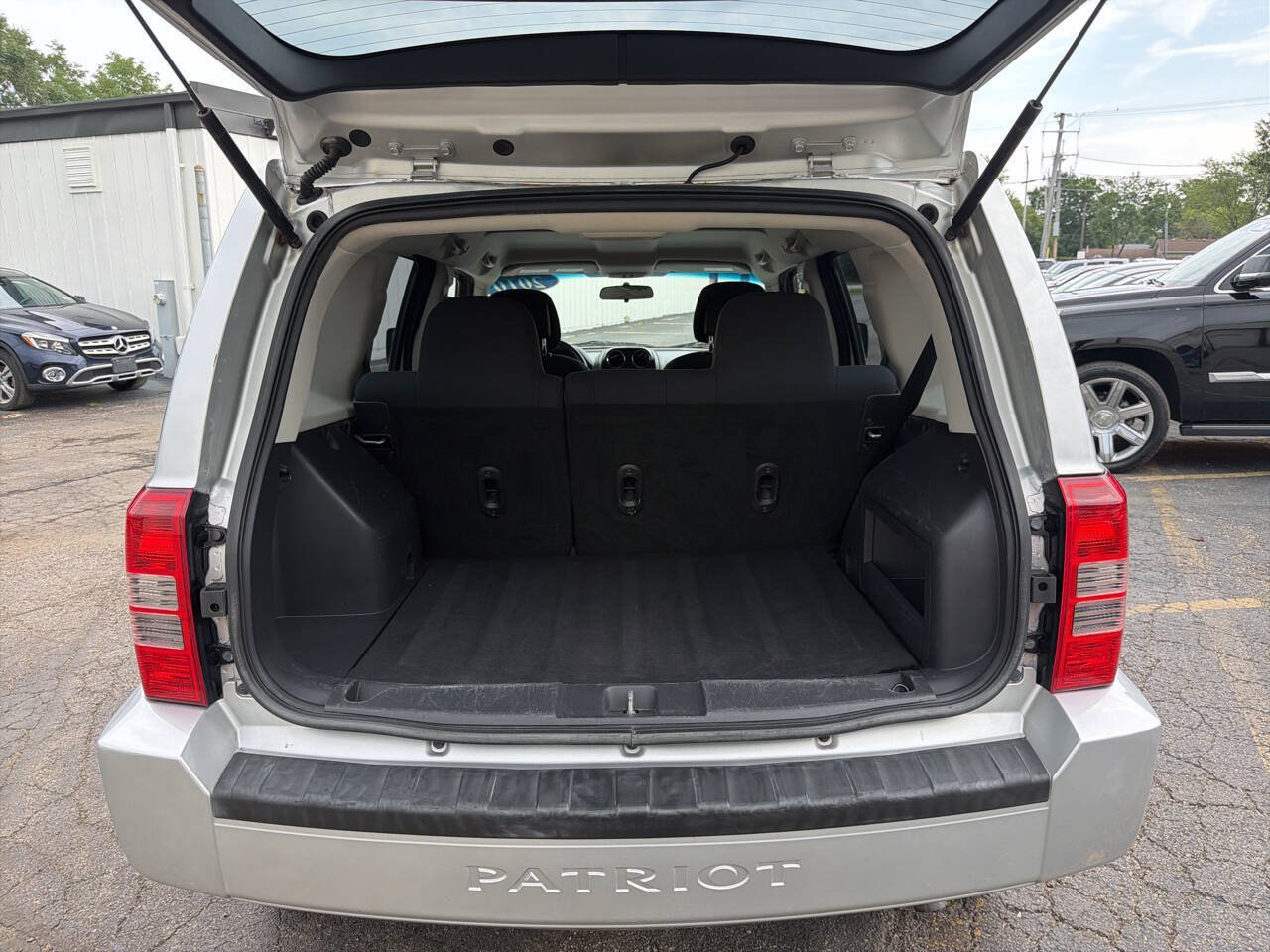 Used 2010 Jeep Patriot Sport w/ PWR Equipment Group FWD image 22