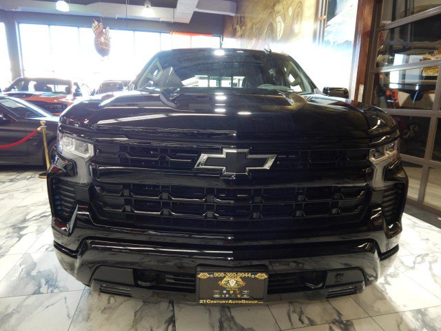 Used 2025 Chevrolet Silverado 1500 RST w/ Convenience Package II image 2