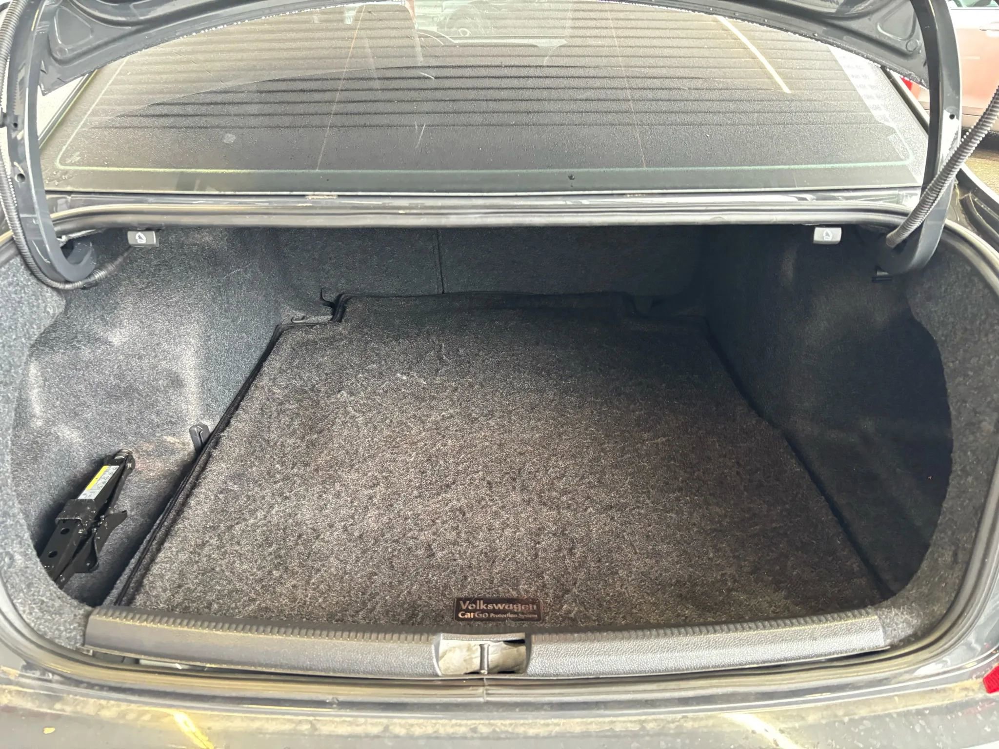 Used 2018 Volkswagen Passat 2.0T R-Line w/ R-Line Lighting Package image 19