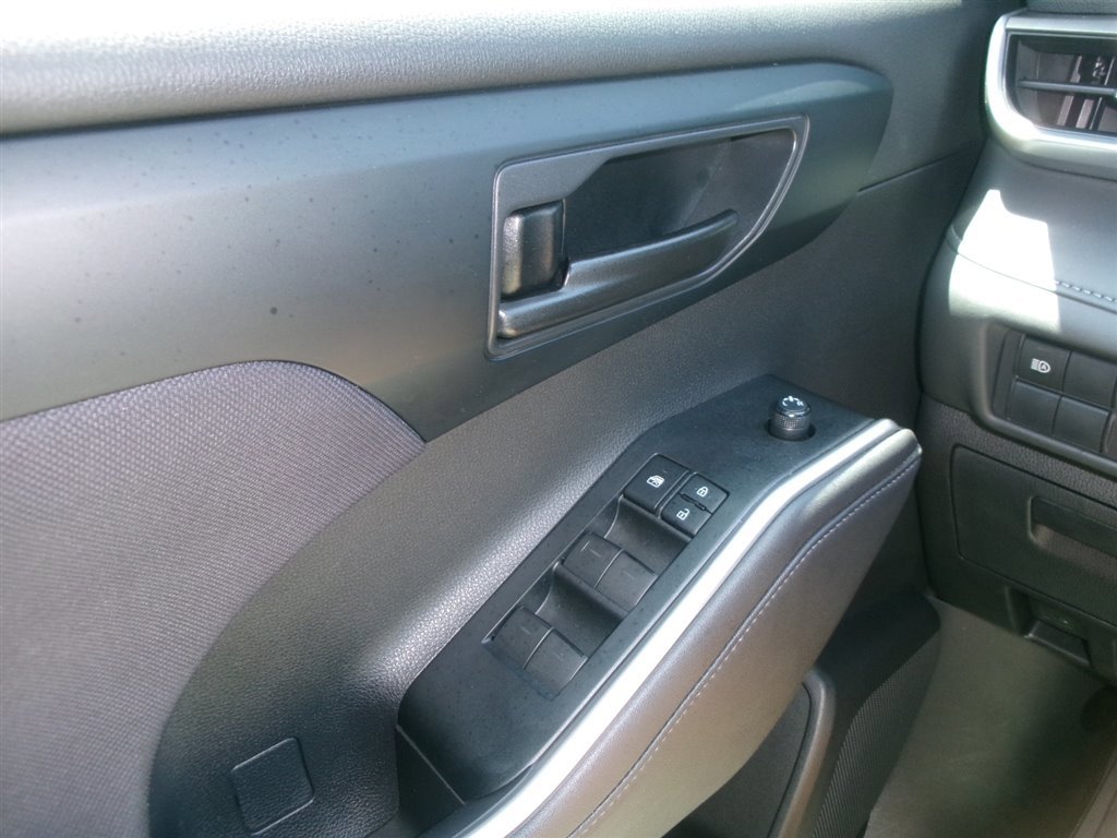 Used 2020 Toyota Highlander L image 23