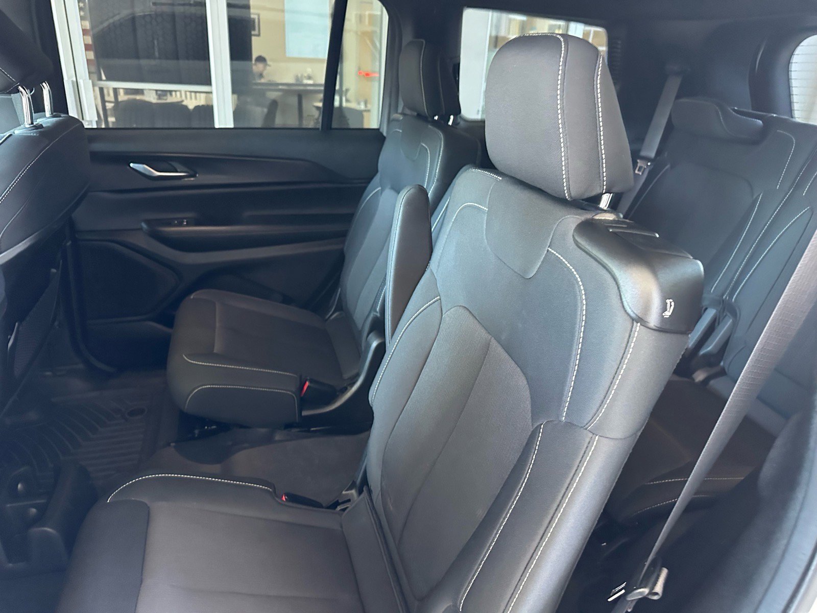 Used 2024 Jeep Grand Cherokee L Laredo w/ Luxury Tech Group I image 27