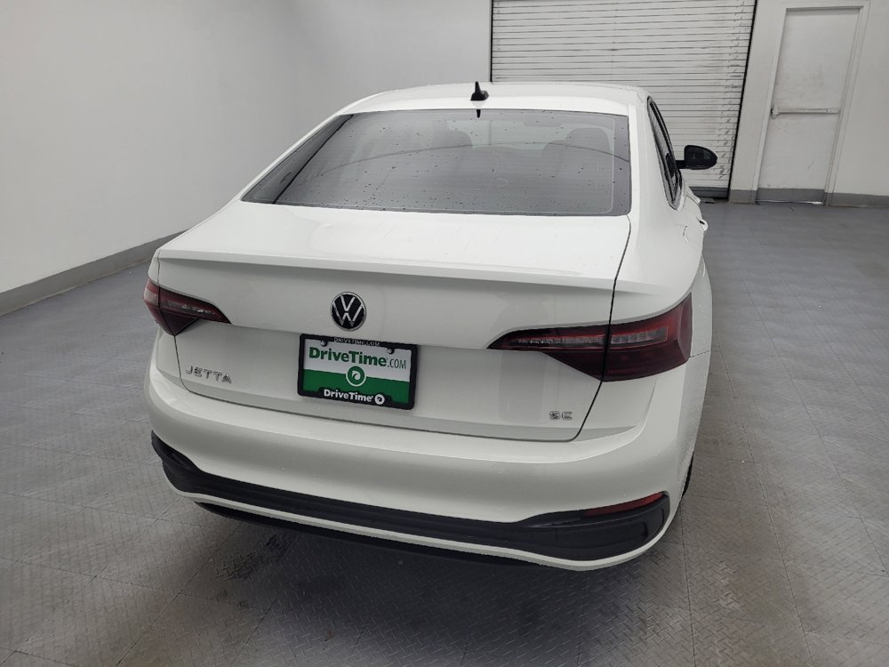 Used 2024 Volkswagen Jetta SE image 7