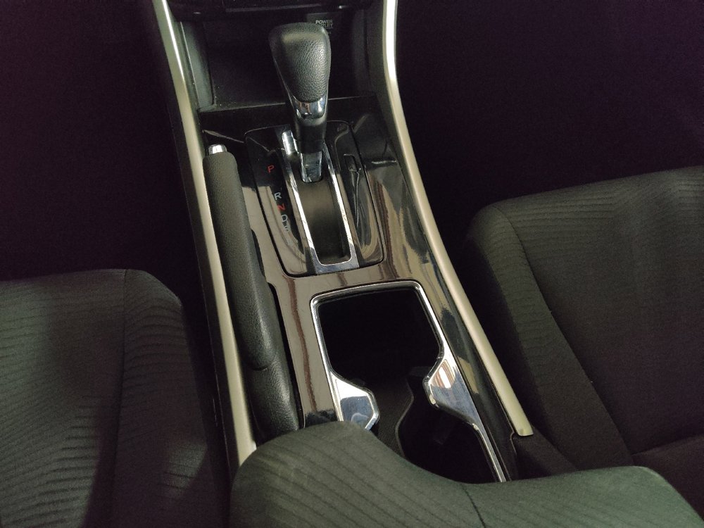 Used 2017 Honda Accord LX image 26
