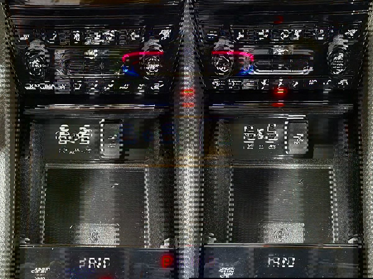 Used 2023 Jeep Grand Cherokee Limited w/ Luxury Tech Group II image 41