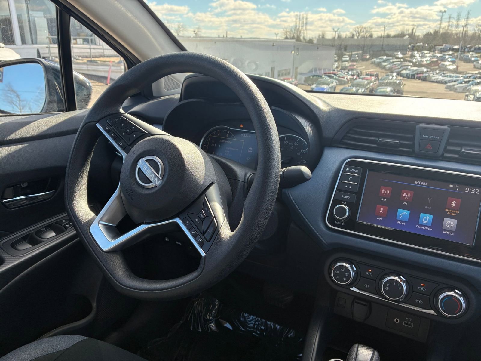 Used 2025 Nissan Versa SV image 34