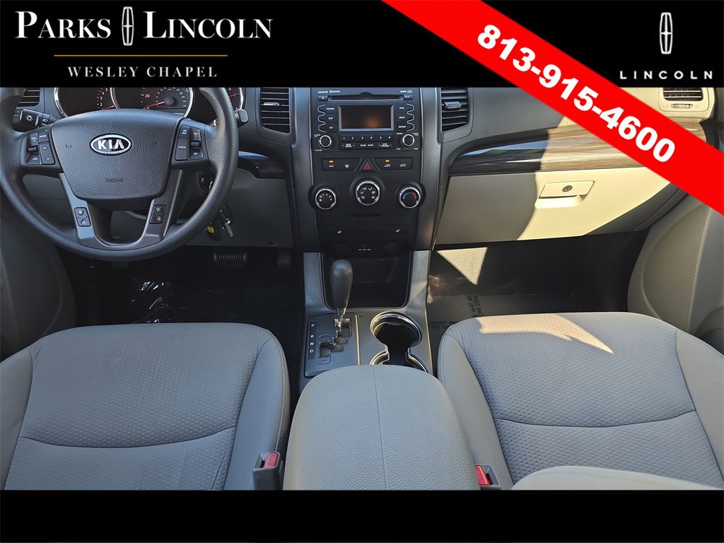 Used 2011 Kia Sorento LX w/ Convenience Pkg image 10