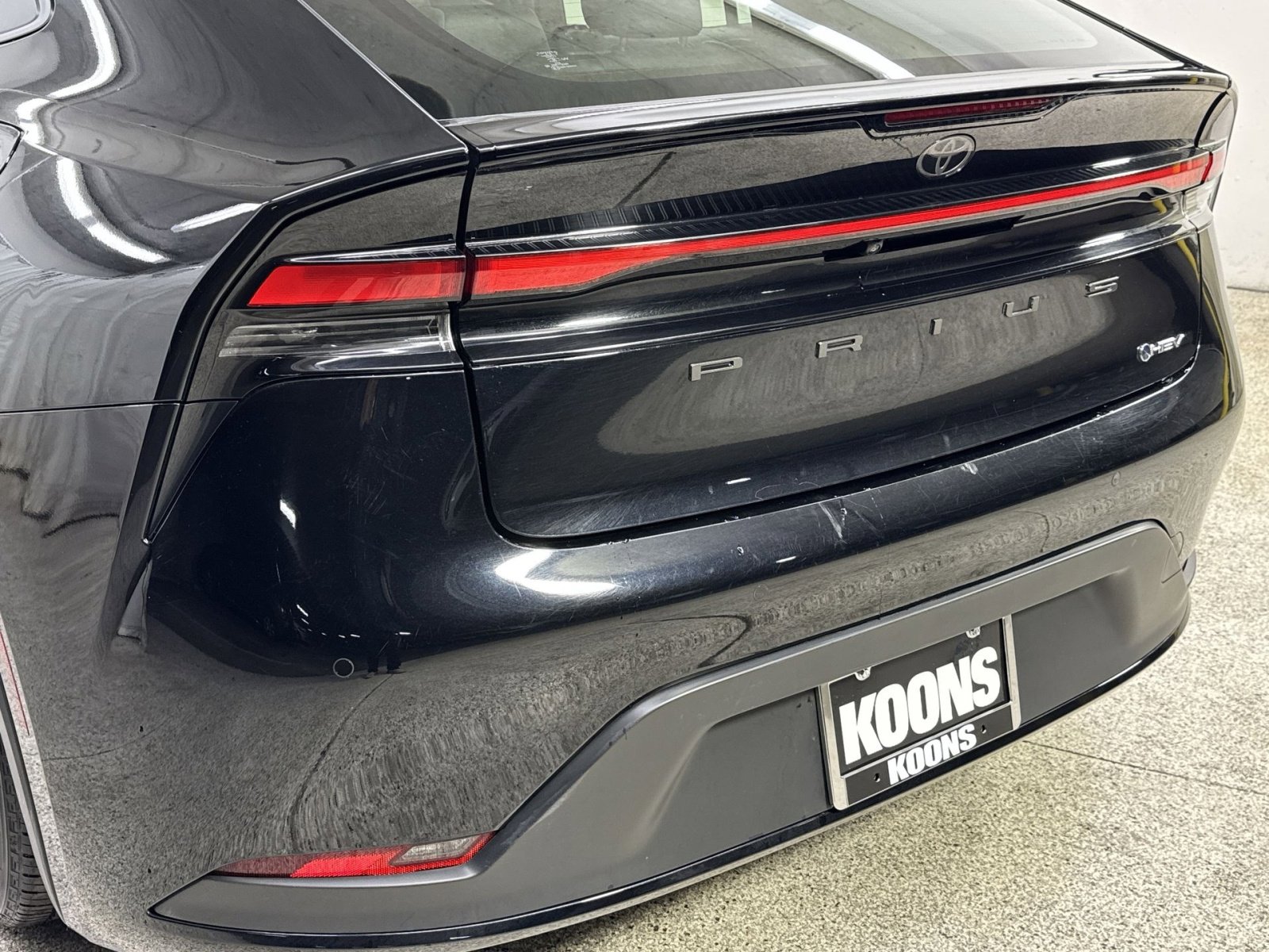 Used 2025 Toyota Prius LE image 29