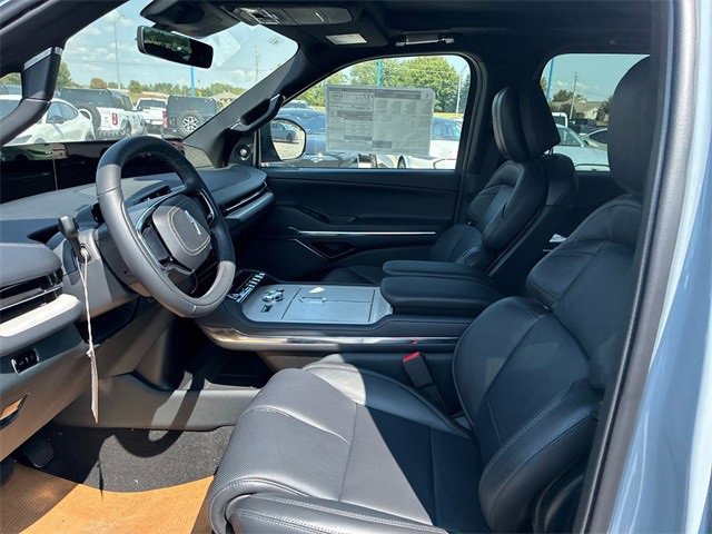 New 2025 Lincoln Navigator Reserve w/ Jet Appearance Package image 13