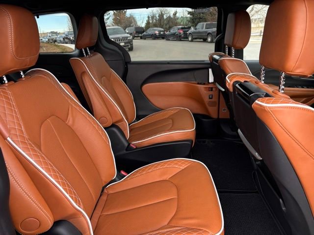 New 2026 Chrysler Pacifica Pinnacle image 22