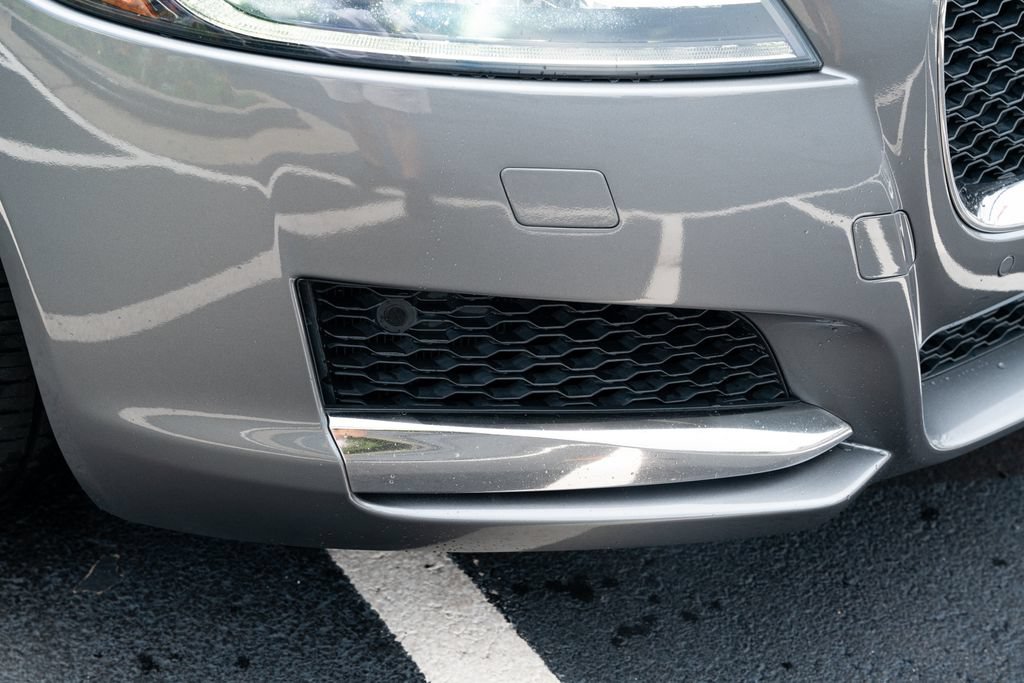 Used 2020 Jaguar XF Premium RWD image 10