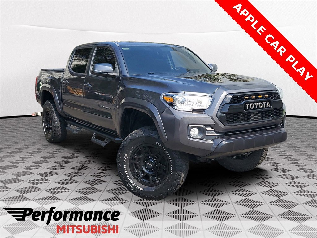 Used 2022 Toyota Tacoma SR5 w/ Technology Package image 1