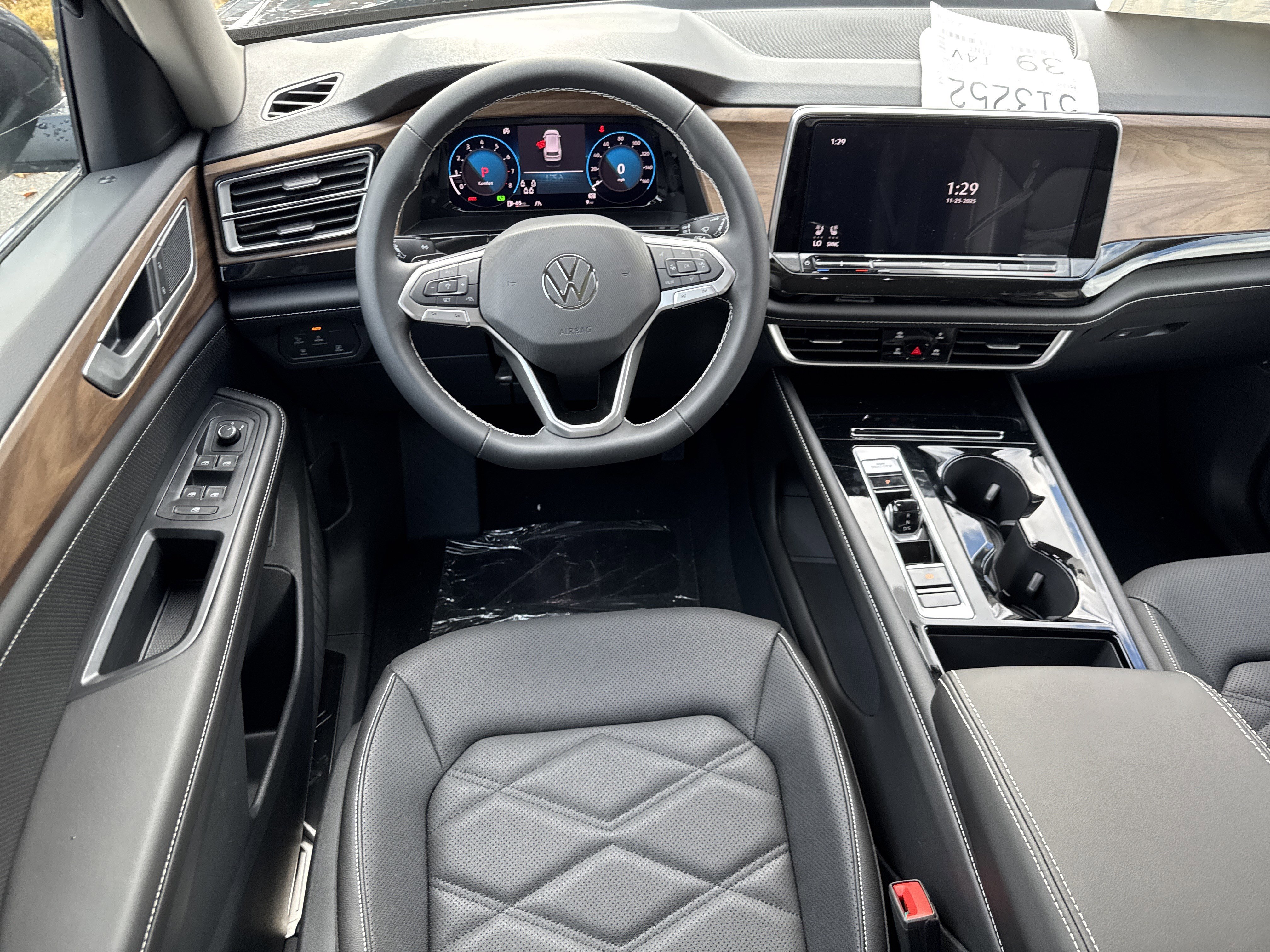 New 2026 Volkswagen Atlas SE image 7