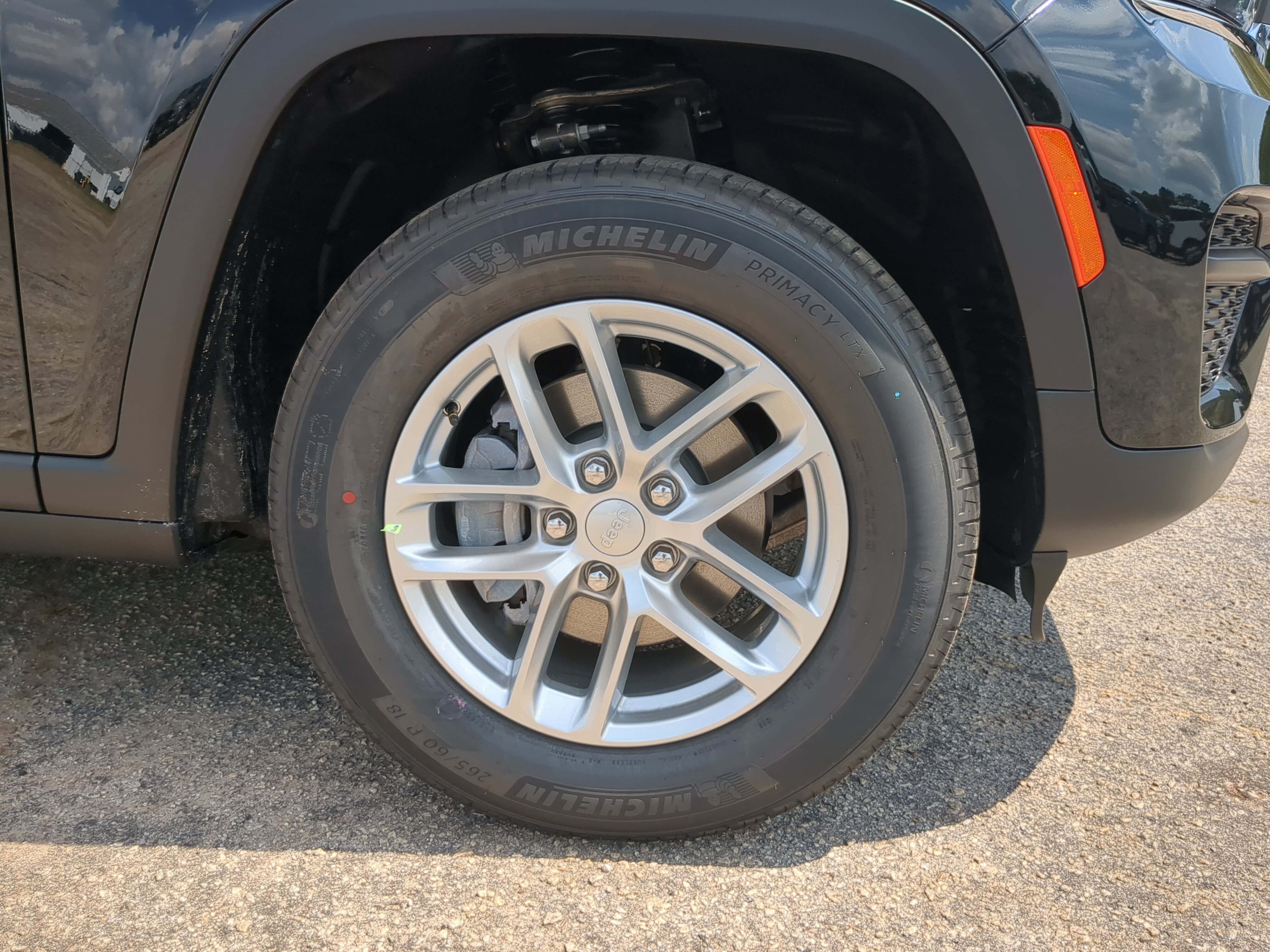 New 2026 Jeep Grand Cherokee Laredo X RWD image 9