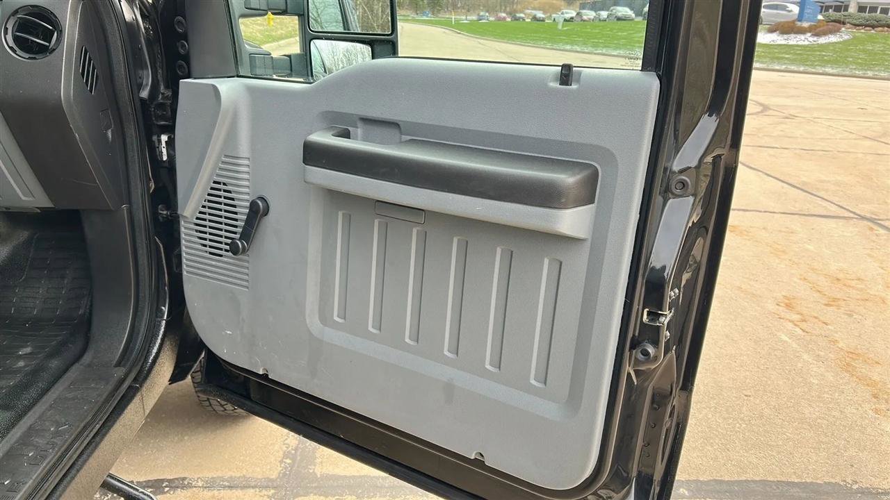 Used 2015 Ford F350 XL w/ Snow Plow Prep Package image 71