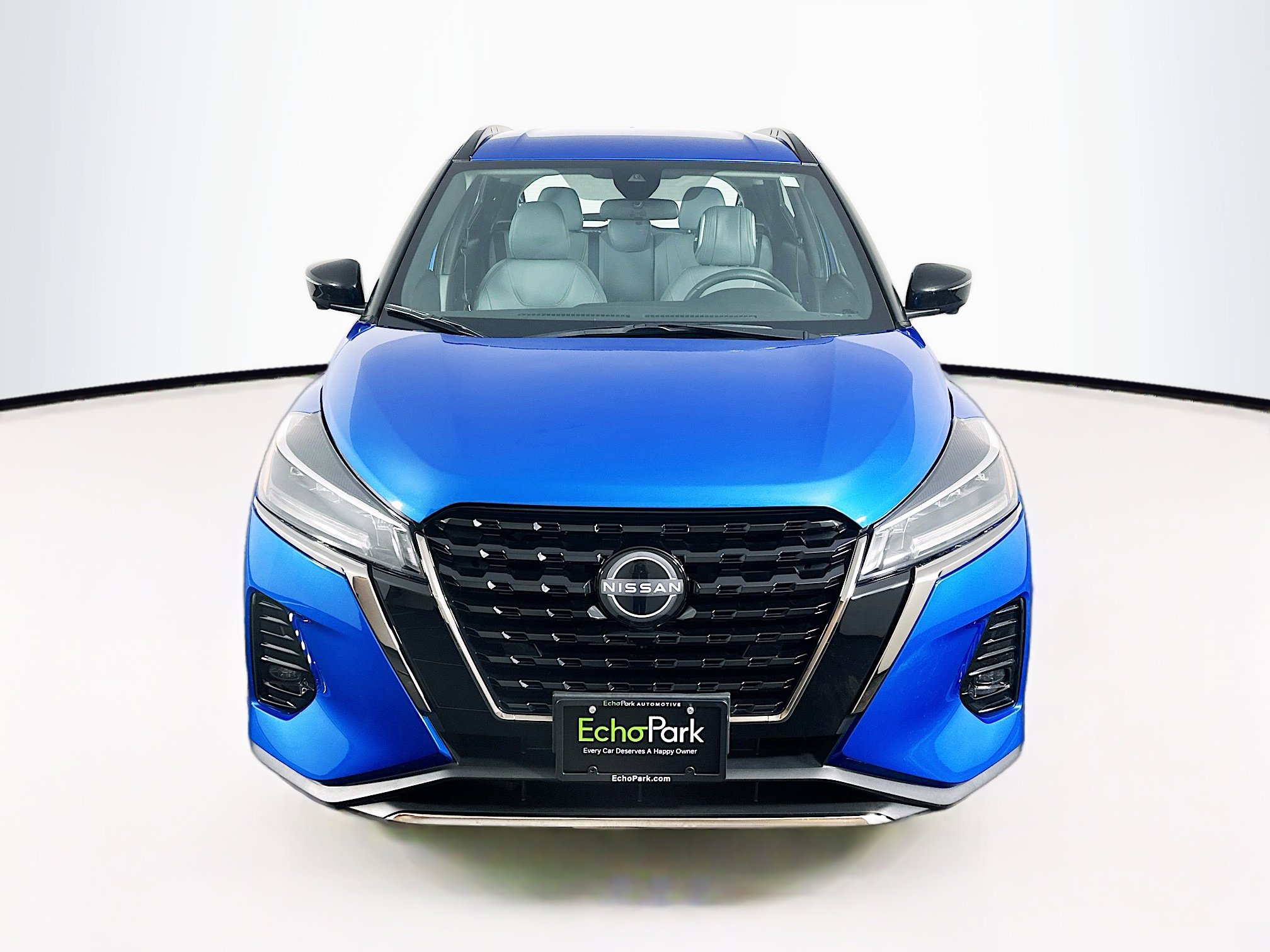 Used 2023 Nissan Kicks SR w/ SR Premium Package image 2