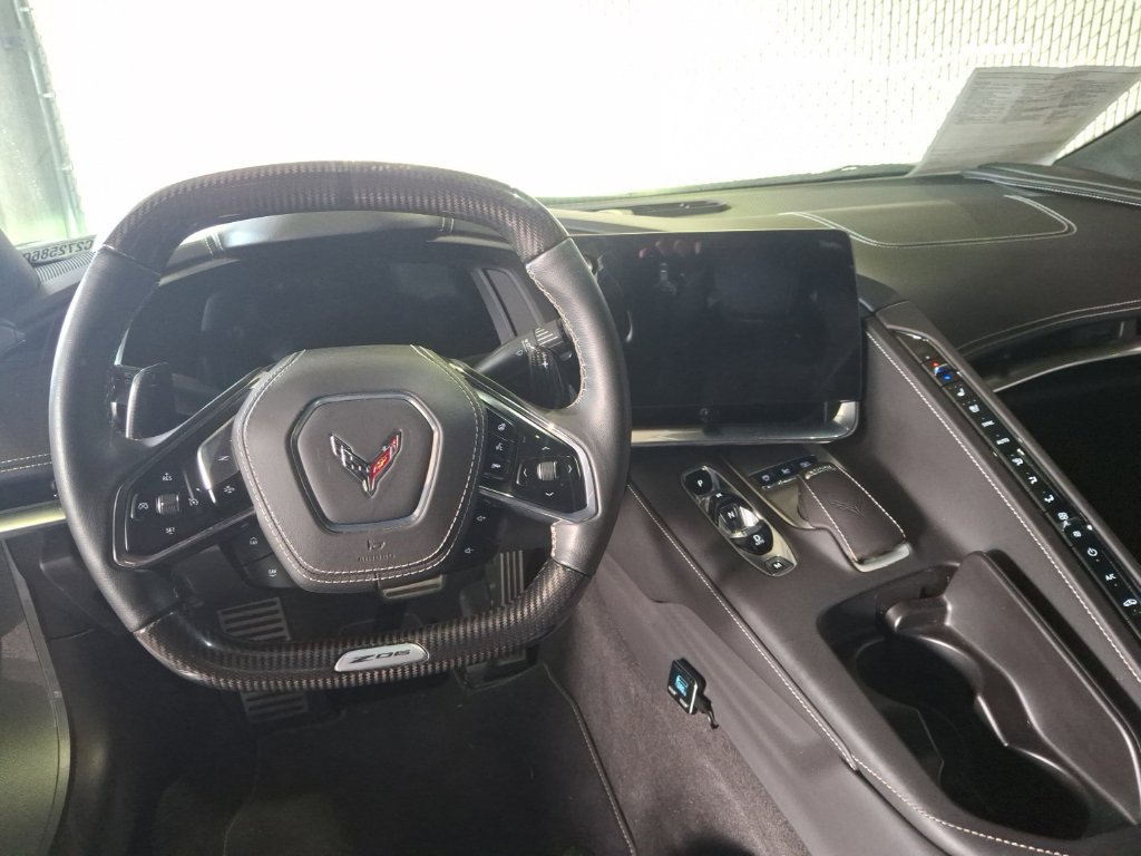 Used 2024 Chevrolet Corvette Z06 RWD image 13