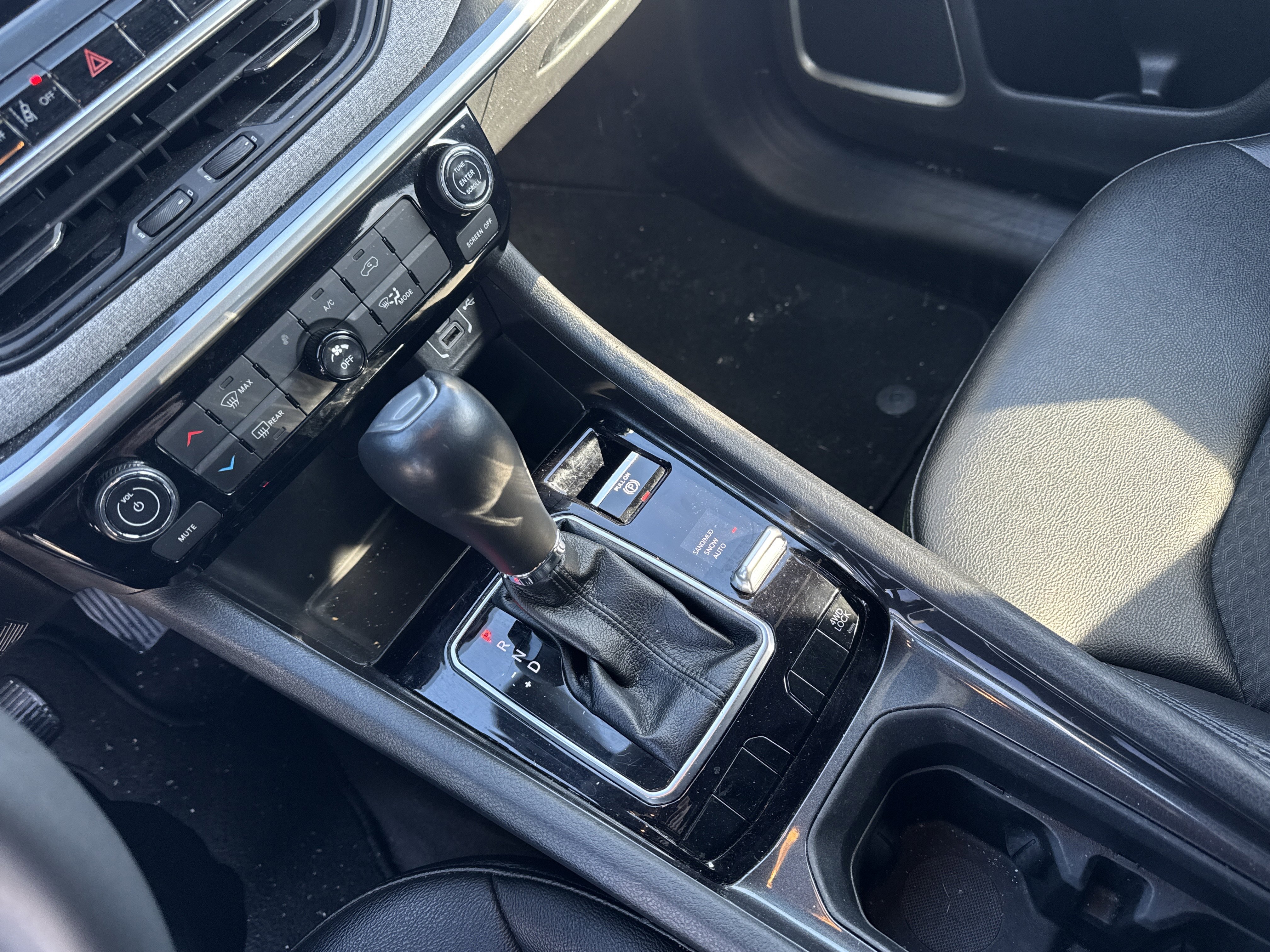 Used 2024 Jeep Compass Latitude image 25