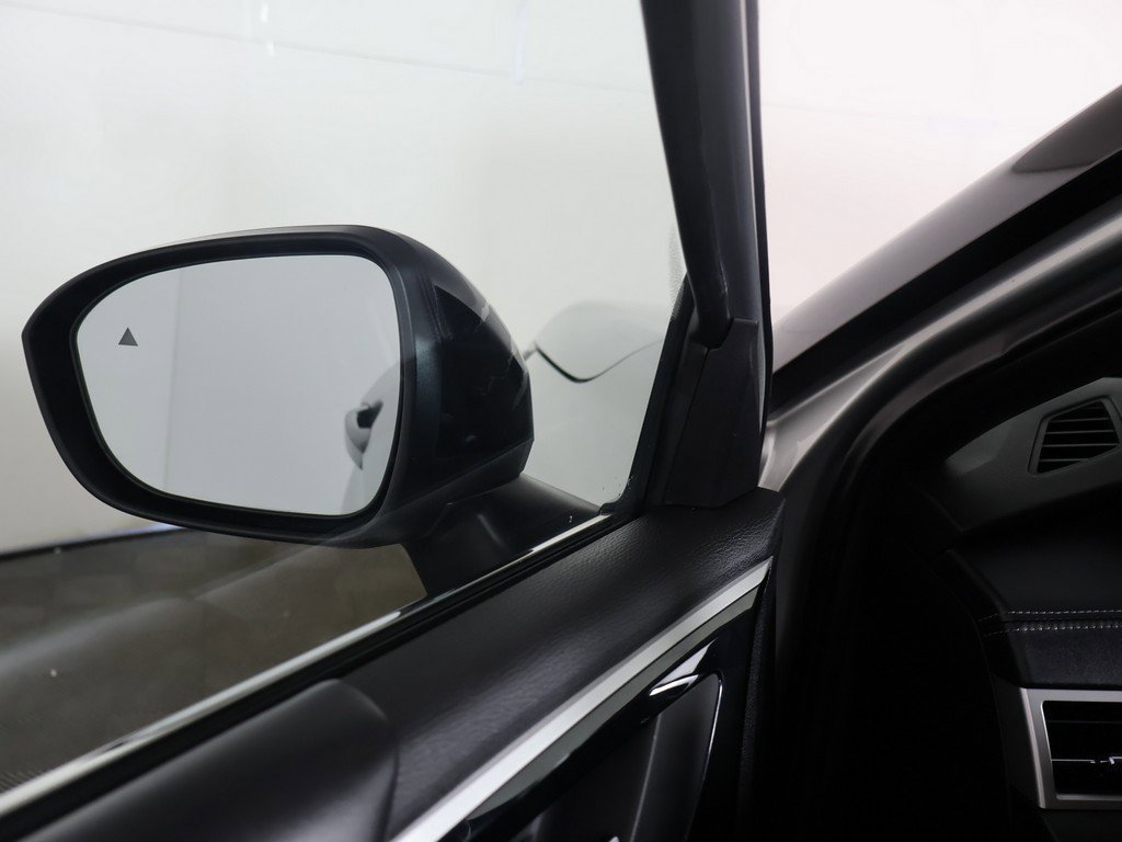 Used 2023 Mitsubishi Outlander SE image 39