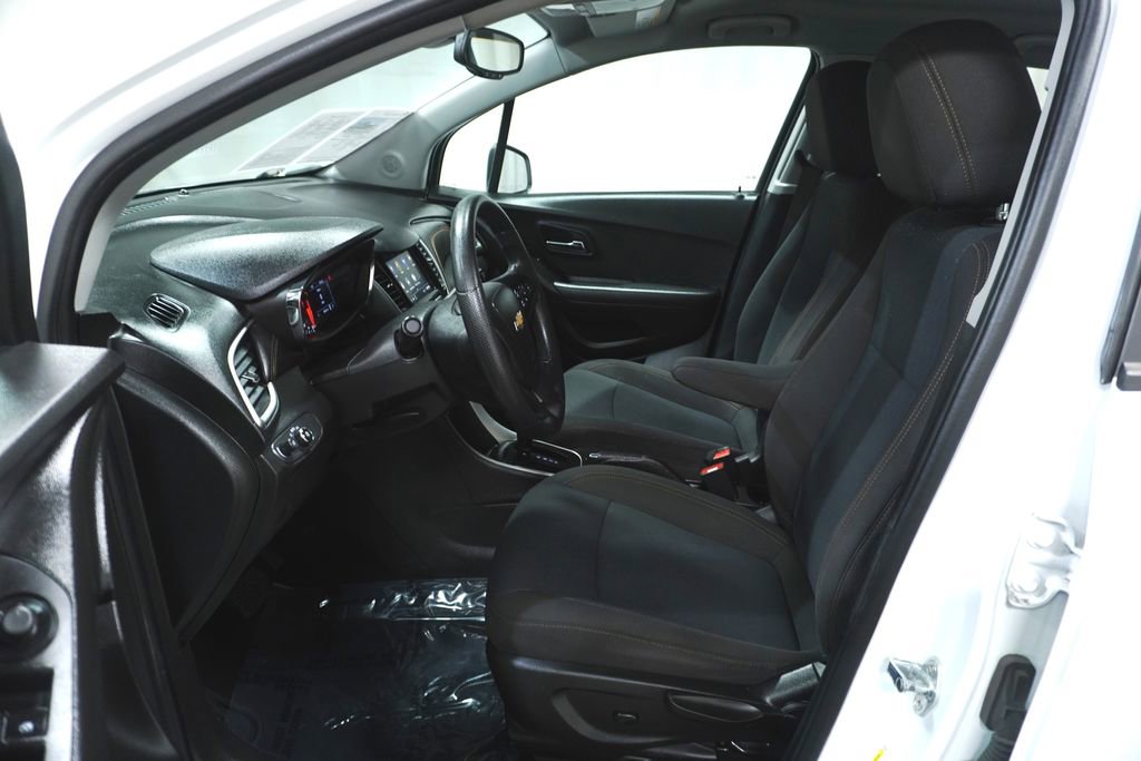 Used 2020 Chevrolet Trax LS image 11