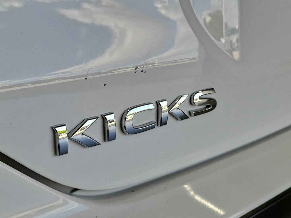Used 2023 Nissan Kicks SV FWD image 9