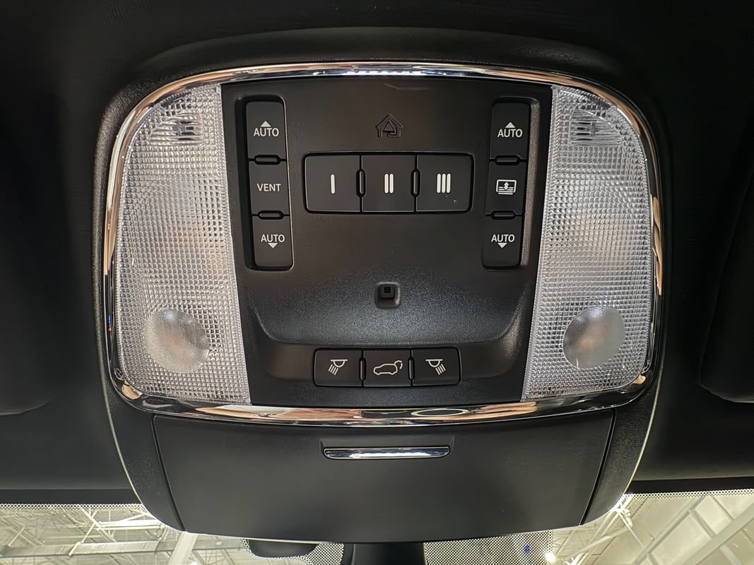 Used 2020 Jeep Grand Cherokee High Altitude AWD/4WD image 34