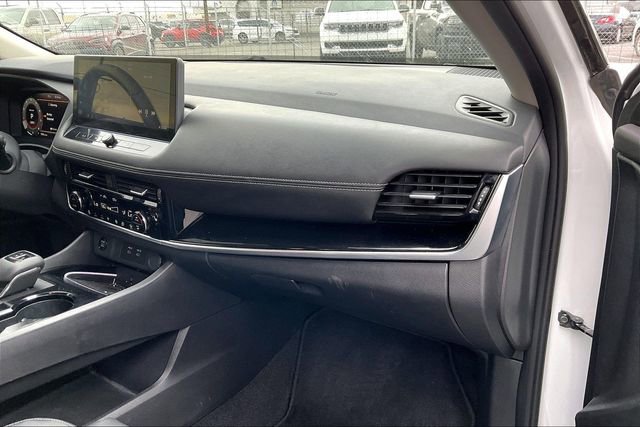 Used 2024 Nissan Rogue SL w/ SL Premium Package image 16