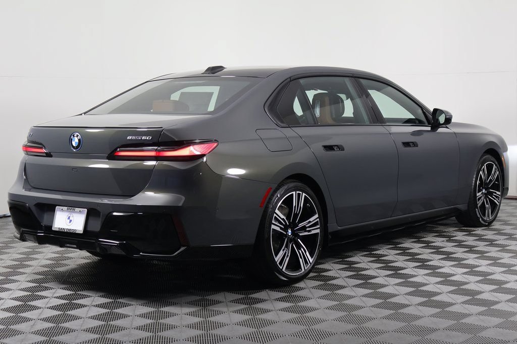 New 2026 BMW i7 eDrive50 w/ Executive Package RWD image 2