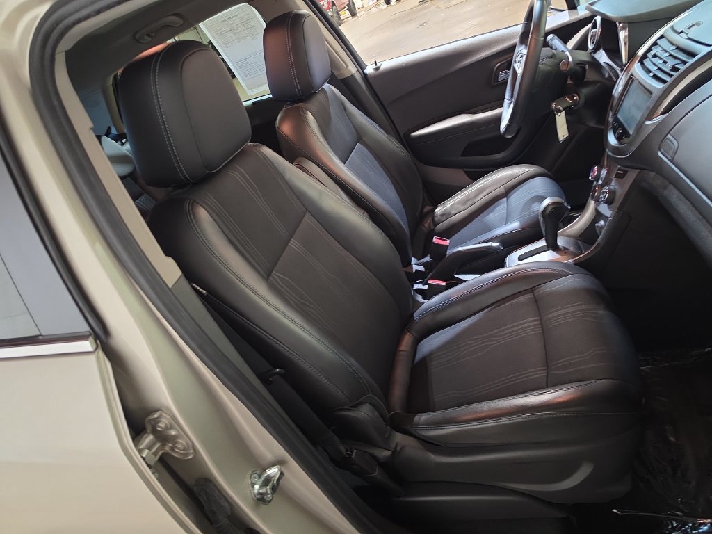 Used 2016 Chevrolet Trax LT w/ LT Convenience Package FWD image 24