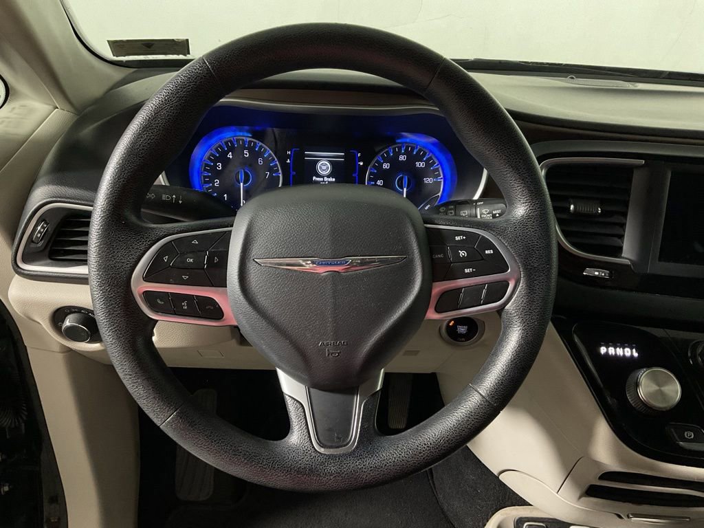 Used 2021 Chrysler Voyager Lxi image 22