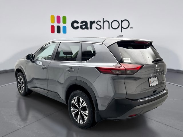 Used 2023 Nissan Rogue SV image 3