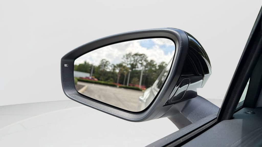 New 2026 Volkswagen Tiguan SE R-Line FWD image 34