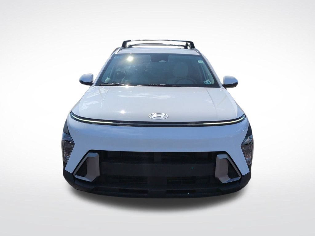 Used 2024 Hyundai Kona SEL AWD/4WD image 2