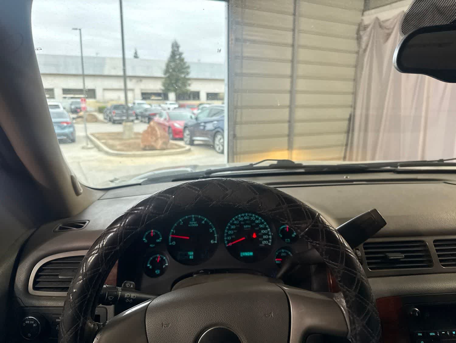 Used 2013 Chevrolet Tahoe LT RWD image 23