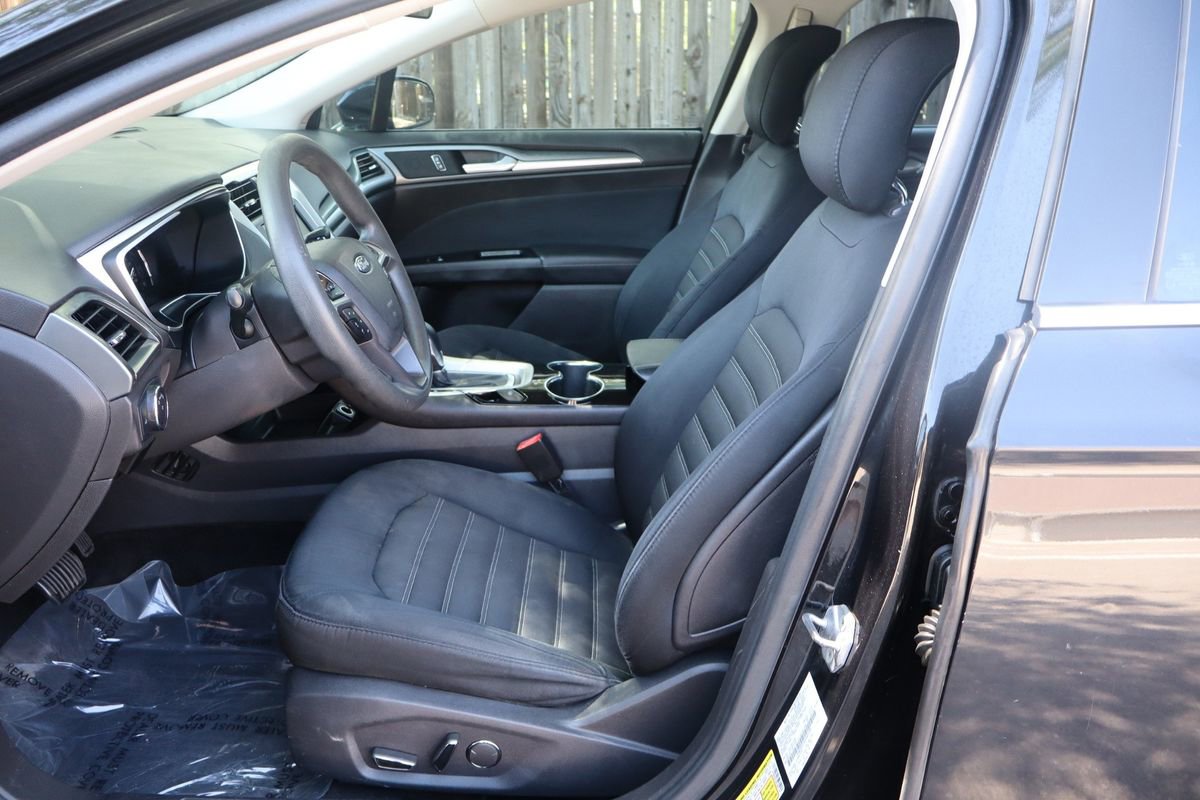 Used 2014 Ford Fusion SE FWD image 19